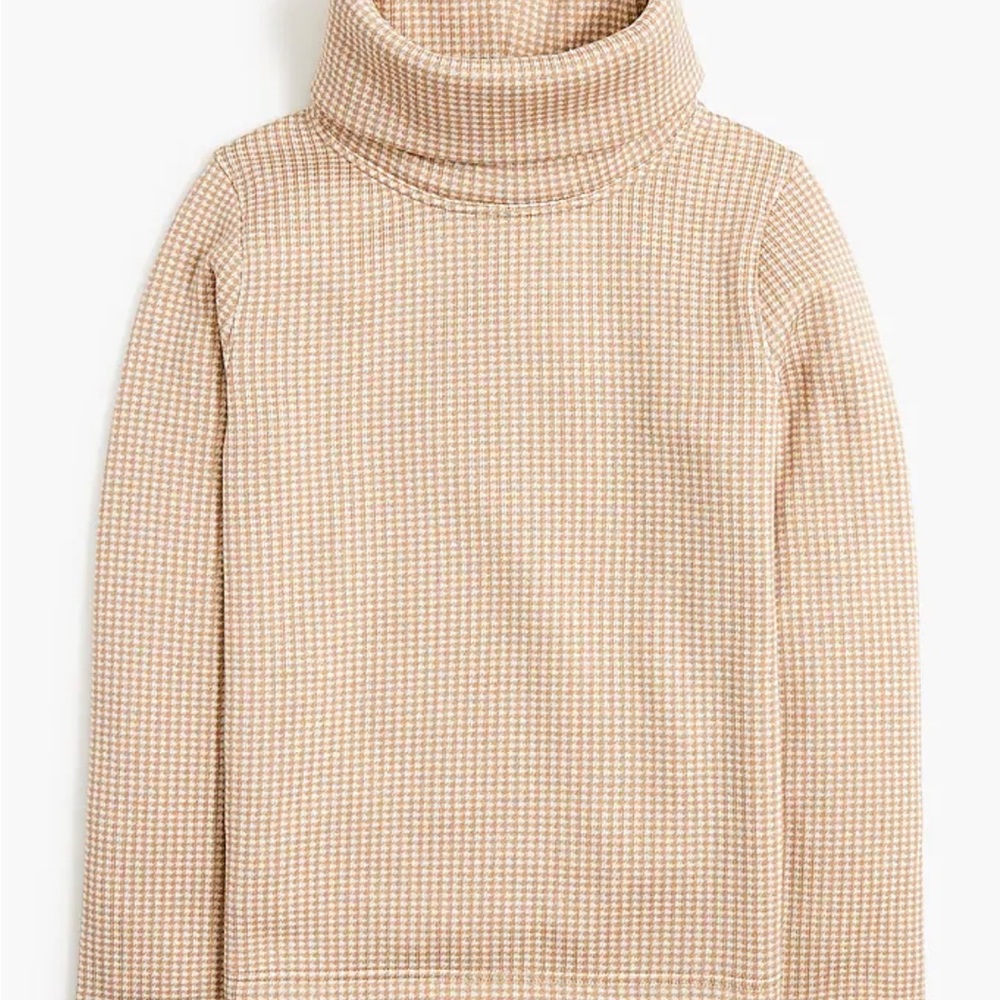 Long sleeve funnel neck pullover